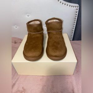 Princess Polly kone ankle boots (brand new size 7)